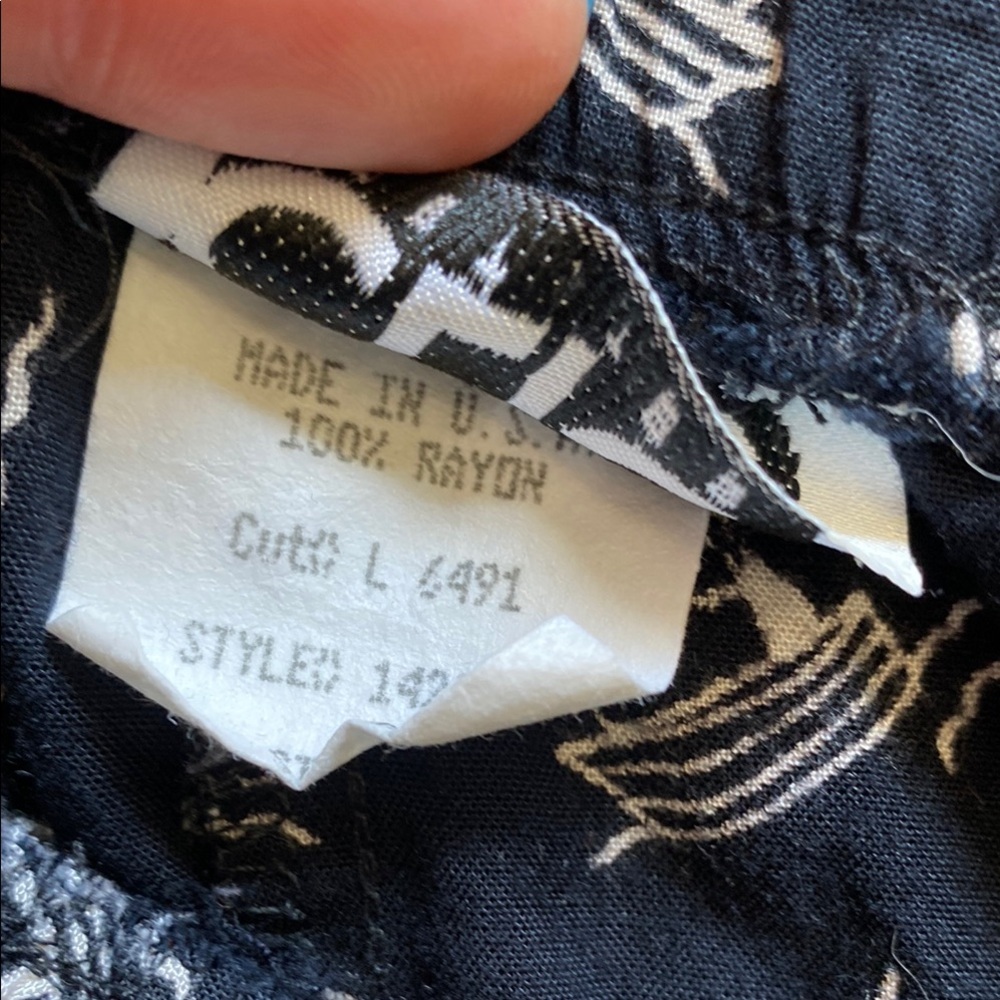 Navy Button-Up with White Abstract Design - Picture 12 of 16